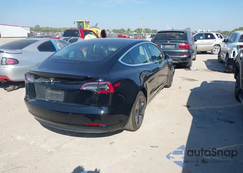 2018 Tesla Model 3 Long Range/Mid Range from USA, damaged, VIN 5YJ3E1EA2JF036507